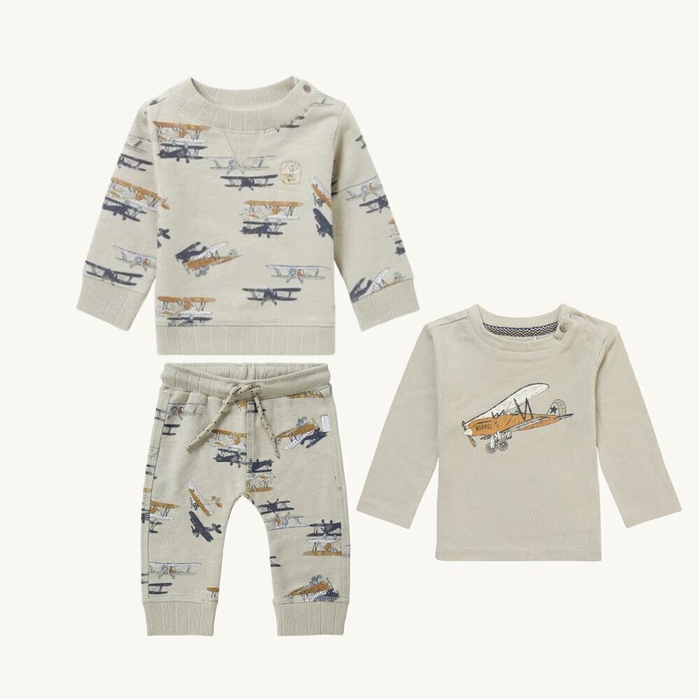 NWT - Organic plane set​​​​​